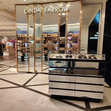 Linda Farrow logo