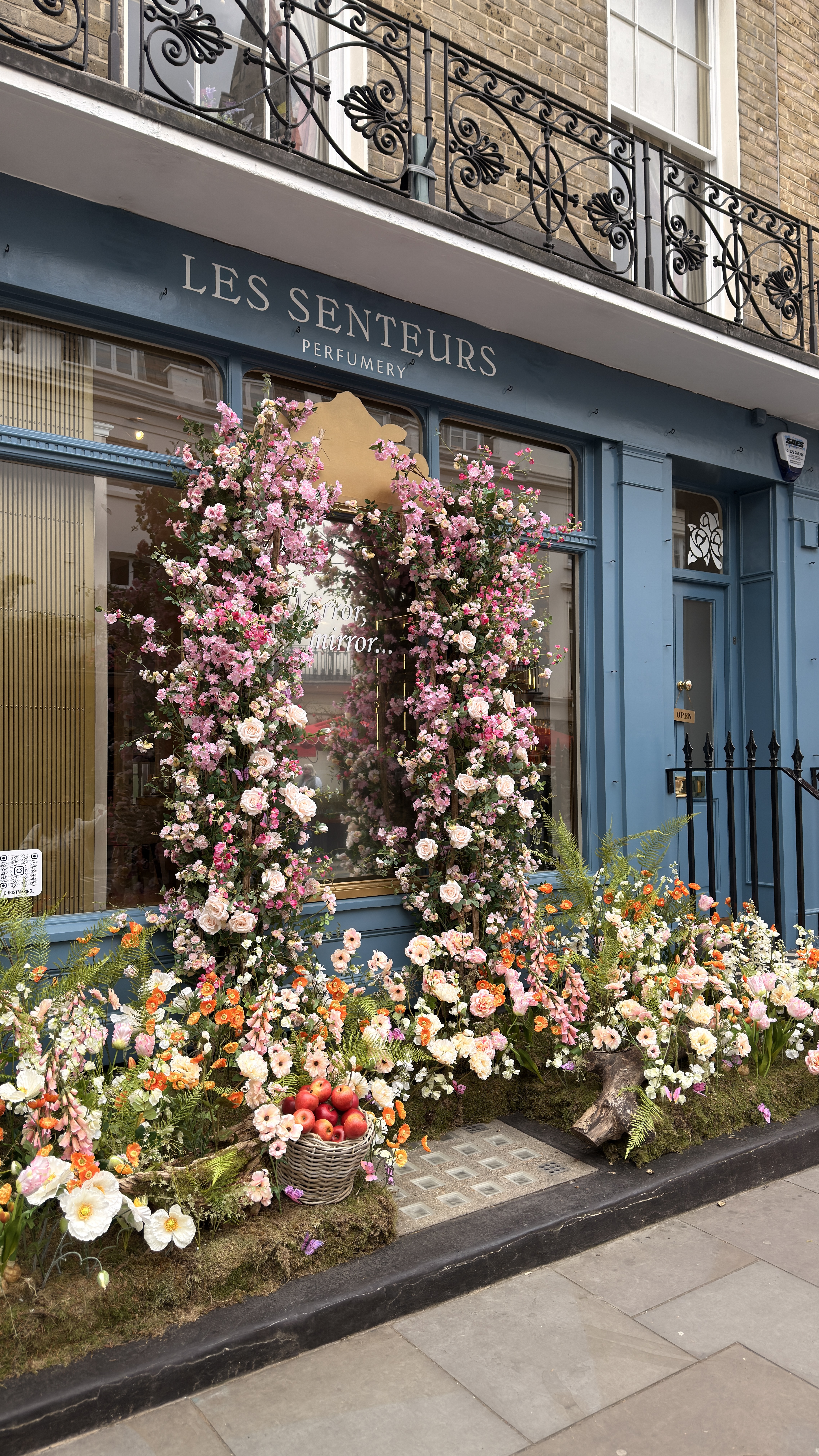 Les Senteurs Chelsea in Bloom floral storefront installation